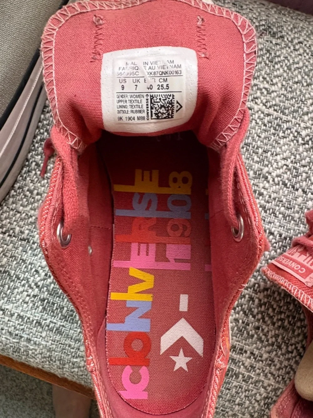 CHUCK TAYLOR ALL STAR RAINBOW PLATFORM LOW TOP PLATFORM PINK Sneaker